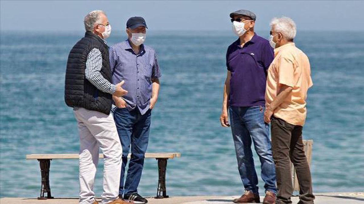 65 yaş üstü seyahat yasağı var mı, sokağa çıkabiliyorlar mı? 65 yaş üstü toplu taşıma kullanabilir mi?