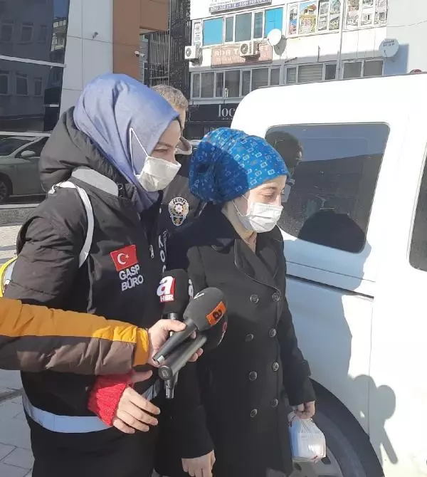 Genç kadının banyoda doğurduğu bebeğini 9 bıçak darbesiyle öldürdüğü ortaya çıktı Genç kadının banyoda doğurduğu bebeğini 9 bıçak darbesiyle öldürdüğü ortaya çıktı