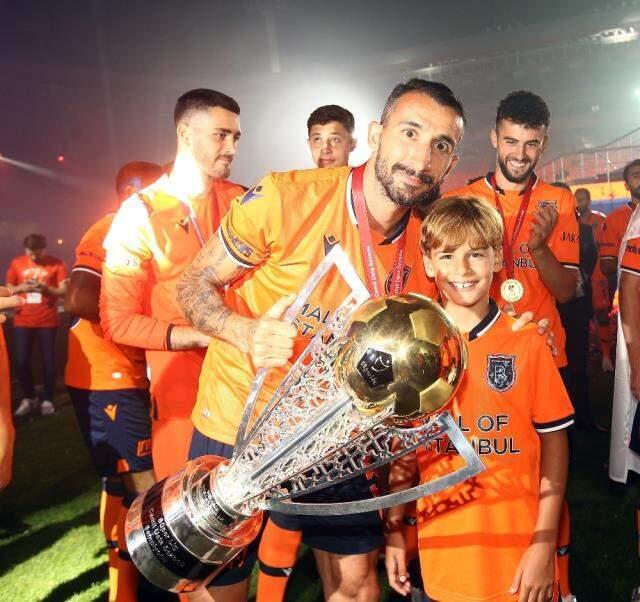 Başakşehir, Mehmet Topal ile yollarını resmen ayırdı Başakşehir, Mehmet Topal ile yollarını resmen ayırdı
