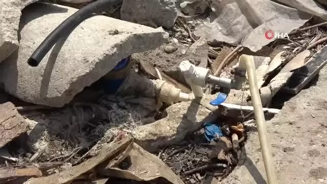 Çadırda yaşayan tarım işçisi aileye 7 bin lira su borcu Çadırda yaşayan tarım işçisi aileye 7 bin lira su borcu