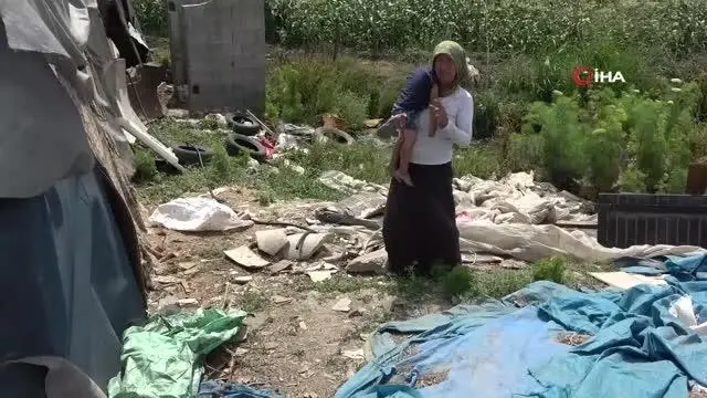 Çadırda yaşayan tarım işçisi aileye 7 bin lira su borcu Çadırda yaşayan tarım işçisi aileye 7 bin lira su borcu