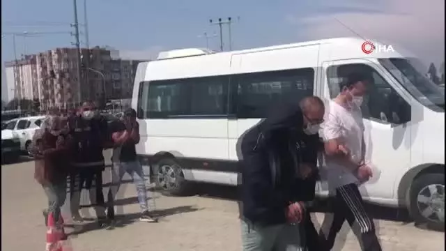 Çanakkale'de 98 düzensiz göçmen ile 10 göçmen kaçakçısı yakalandı