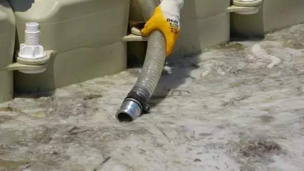 ÇANAKKALE'DE İLK GÜN DENİZDEN 17 TON MÜSİLAJ ÇEKİLDİ