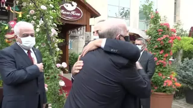 Çavuşoğlu, Türkiye-Azerbaycan Parlamentolar arası Dostluk Grubu Heyeti ile öğle yemeğinde buluştu Çavuşoğlu, Türkiye-Azerbaycan Parlamentolar arası Dostluk Grubu Heyeti ile öğle yemeğinde buluştu