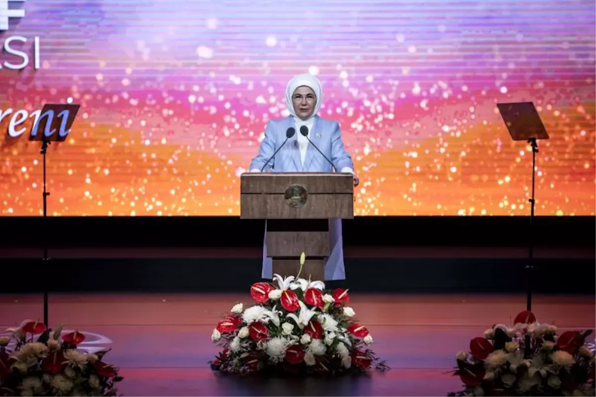 Cumhurbaşkanı Erdoğan'ın Eşi Emine Erdoğan, 'Merhametin Dili Kuş Dili Vakıf Haftası Toplantısı'Nda Konuştu