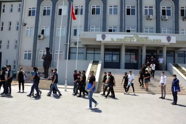 Dolandırıcılık şebekesi Denizli'de çağrı merkezi kurduğu ortaya çıktı Dolandırıcılık şebekesi Denizli'de çağrı merkezi kurduğu ortaya çıktı