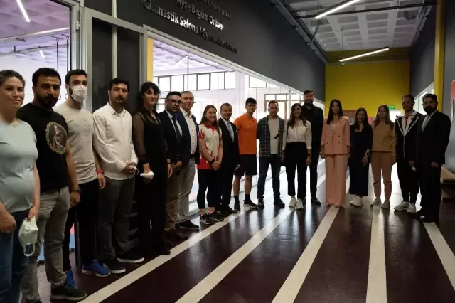 Dünya Şampiyonu Ayşe Begüm Onbaşı, adını üniversitesine yazdırdı