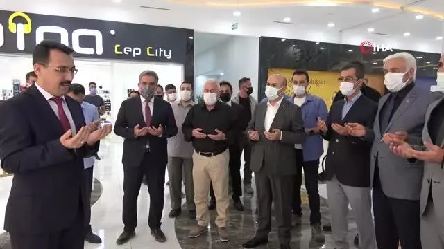 Ebru ve hat sanatçısı müezzinden Filistinlilere destek sergisi