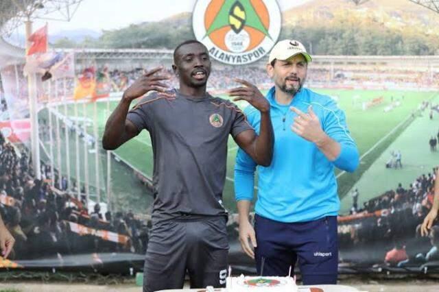Erol Bulut, eski öğrencileri Cisse ve Thiam'ı Gaziantep'e transfer ediyor Erol Bulut, eski öğrencileri Cisse ve Thiam'ı Gaziantep'e transfer ediyor