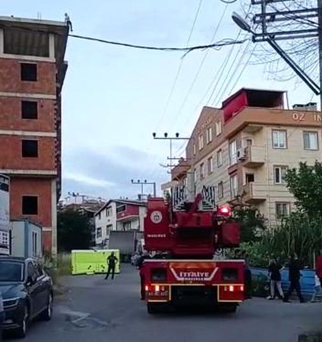 esiyle tartisan sahis insaatin catisina cikti 2 14188032 o