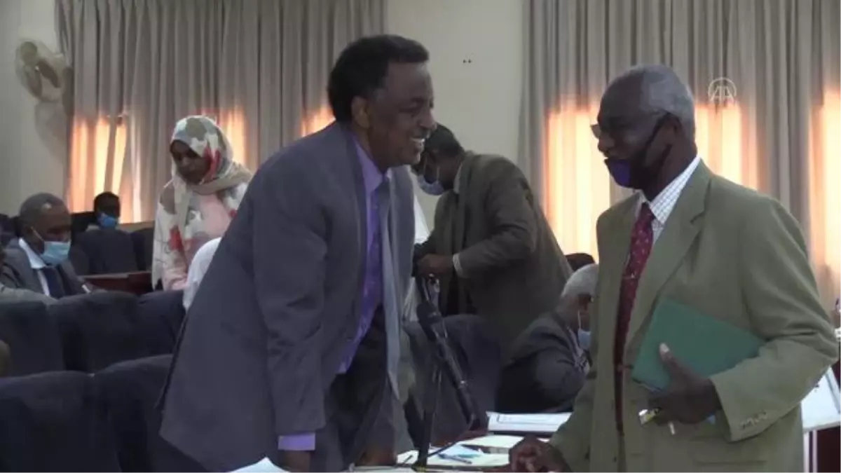 Eski Sudan Cumhurbaşkanı Beşir'in yargılandığı '1989 darbesi' davasının duruşması 15 Haziran'a ertelendi