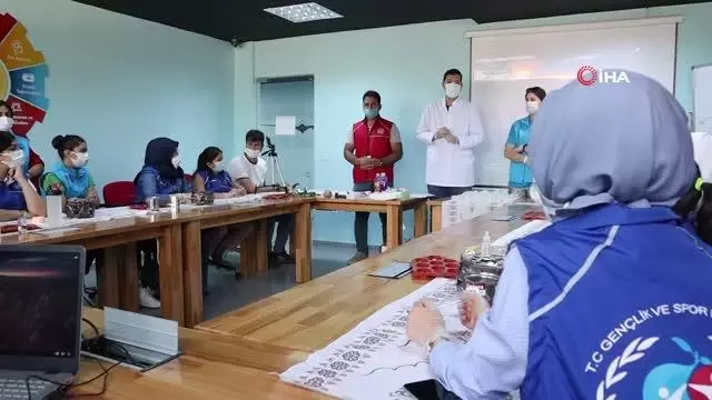 Gençlerin 'oyuncaklı sabun' fikri el yıkama alışkanlığı kazandırıyor Gençlerin 'oyuncaklı sabun' fikri el yıkama alışkanlığı kazandırıyor