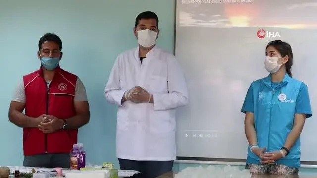Gençlerin 'oyuncaklı sabun' fikri el yıkama alışkanlığı kazandırıyor