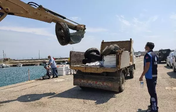 GÖKÇEADA BELEDİYE BAŞKANI ÇETİN, DALIŞ YAPARAK DENİZİ TEMİZLEDİ