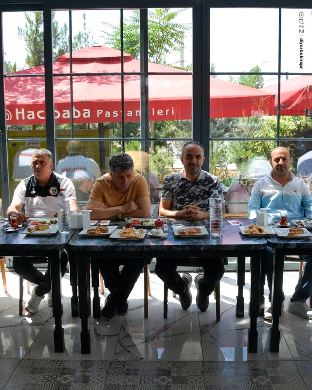 Hacıbaba Pastaneleri Diyarbakırspor'un yanında