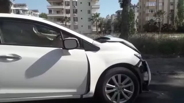 İki otomobil çarpıştı: 3 yaralı