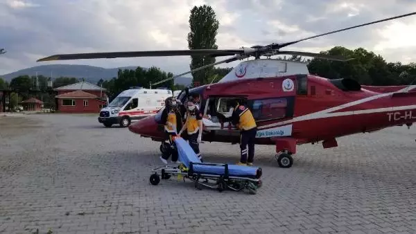 KÜTAHYA KANSER HASTASI, AMELİYATINA AMBULANS HELİKOPTERLE ULAŞTIRILDI KÜTAHYA KANSER HASTASI, AMELİYATINA AMBULANS HELİKOPTERLE ULAŞTIRILDI