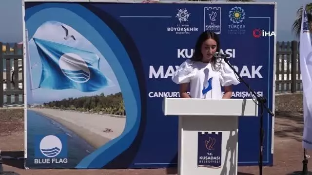Kuşadası'nda mavi bayraklar göndere çekildi