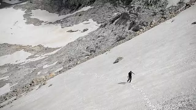 Mercan Dağları'nın mavi boncukları doğa ve fotoğraf tutkunlarını hayran bırakıyor