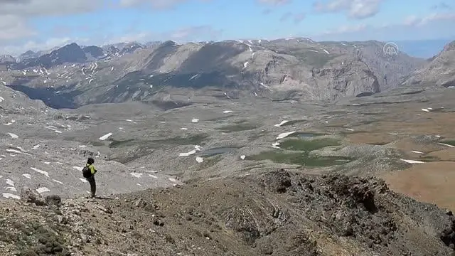Mercan Dağları'nın mavi boncukları doğa ve fotoğraf tutkunlarını hayran bırakıyor