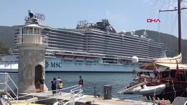 MUĞLA 'YÜZEN KASABA', MARMARİS'E DEMİR ATTI MUĞLA 'YÜZEN KASABA', MARMARİS'E DEMİR ATTI