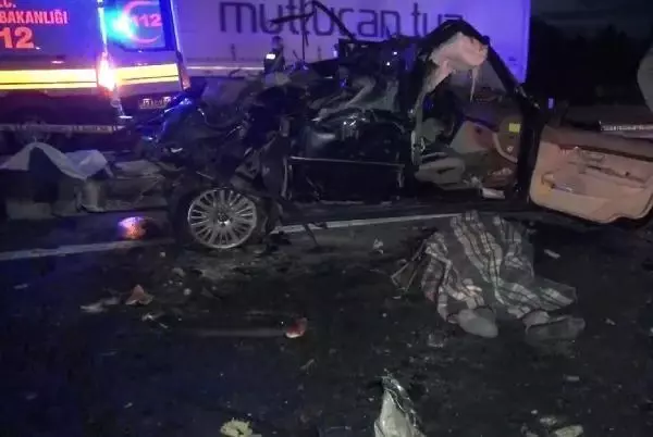 KONYA-OTOMOBİL, KAMYONLA ÇARPIŞTI: 2 ÖLÜ, 1 YARALI KONYA-OTOMOBİL, KAMYONLA ÇARPIŞTI: 2 ÖLÜ, 1 YARALI