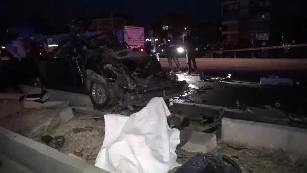 KONYA-OTOMOBİL, KAMYONLA ÇARPIŞTI: 2 ÖLÜ, 1 YARALI KONYA-OTOMOBİL, KAMYONLA ÇARPIŞTI: 2 ÖLÜ, 1 YARALI