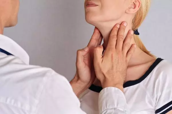 STRES TİROİD HASTALIKLARINI TETİKLİYOR; BU MESLEKLER RİSK ALTINDA