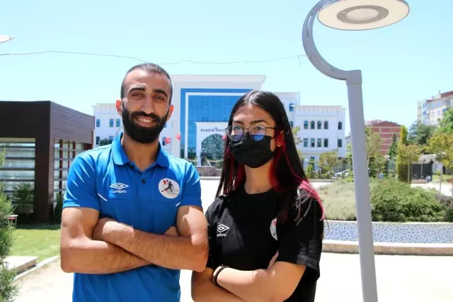 Süper Lig'de mücadele etmişlerdi, çay bahçesinde çalışarak kulübe destek olmaya başladı