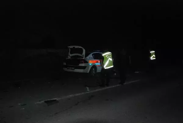 Ters şeride giren cip, jandarma aracıyla çarpıştı: 2'si asker 4 yaralı Ters şeride giren cip, jandarma aracıyla çarpıştı: 2'si asker 4 yaralı