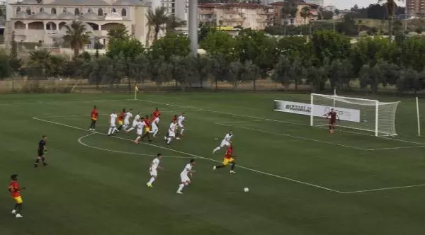 SPOR Uluslararası Rival Futbol Turnuvası'nda Gine, Kosova'yı 2-1'le geçti SPOR Uluslararası Rival Futbol Turnuvası'nda Gine, Kosova'yı 2-1'le geçti
