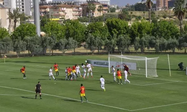 SPOR Uluslararası Rival Futbol Turnuvası'nda Gine, Kosova'yı 2-1'le geçti SPOR Uluslararası Rival Futbol Turnuvası'nda Gine, Kosova'yı 2-1'le geçti