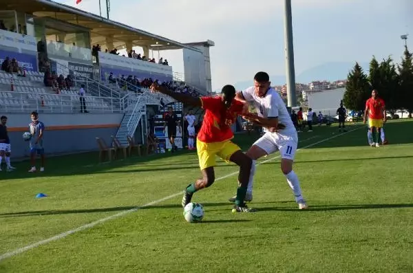 SPOR Uluslararası Rival Futbol Turnuvası'nda Gine, Kosova'yı 2-1'le geçti SPOR Uluslararası Rival Futbol Turnuvası'nda Gine, Kosova'yı 2-1'le geçti