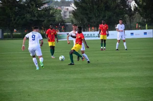 SPOR Uluslararası Rival Futbol Turnuvası'nda Gine, Kosova'yı 2-1'le geçti SPOR Uluslararası Rival Futbol Turnuvası'nda Gine, Kosova'yı 2-1'le geçti