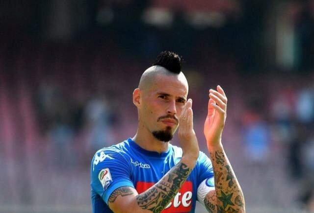 Ve Marek Hamsik Trabzonspor'da! Dünyaca ünlü orta saha, 17 numaralı formayı giyecek Ve Marek Hamsik Trabzonspor'da! Dünyaca ünlü orta saha, 17 numaralı formayı giyecek