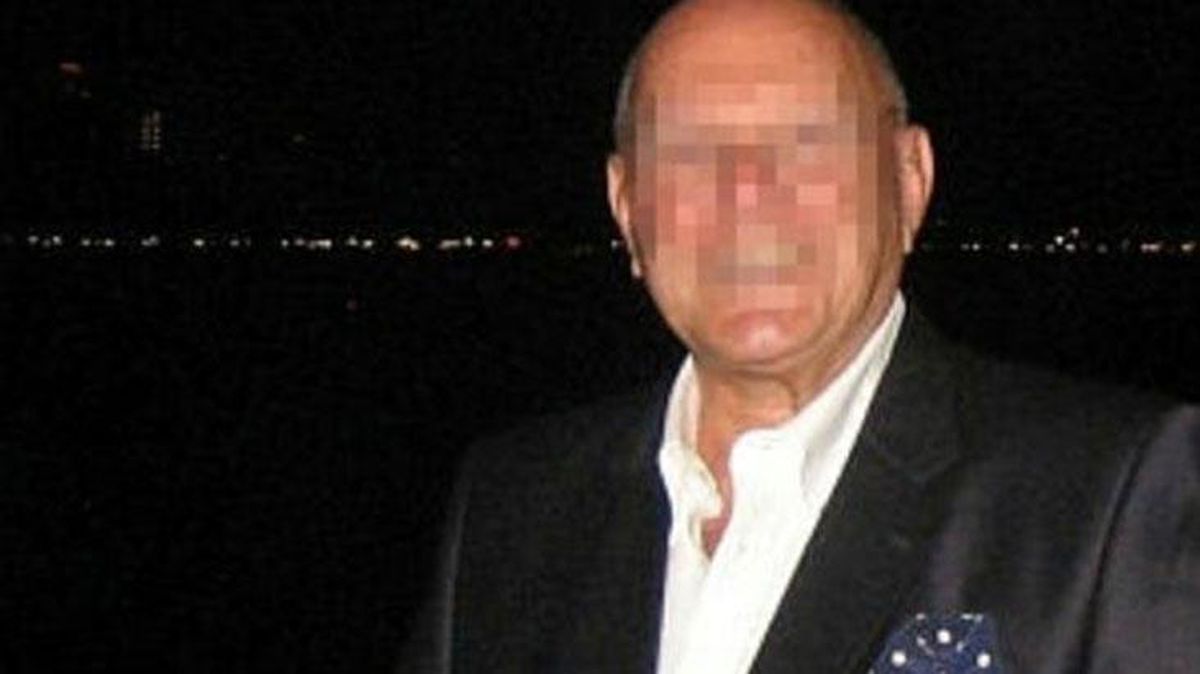 Yaşlı adama iğrenç tuzak! 102 bin lirasını çalıp rehberindeki kişilere cinsel içerikli fotoğraf gönderdiler