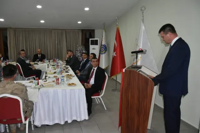 Yüksekova'da tayini çıkan hakim ve savcılar için veda programı düzenlendi