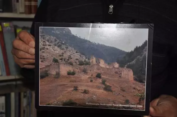700 yıllık kalenin varisi olan aile, yeni bir davaya hazırlanıyor! Manastır Kalesi de onlara aitmiş 700 yıllık kalenin varisi olan aile, yeni bir davaya hazırlanıyor! Manastır Kalesi de onlara aitmiş