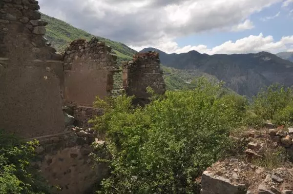 700 yıllık kalenin varisi olan aile, yeni bir davaya hazırlanıyor! Manastır Kalesi de onlara aitmiş 700 yıllık kalenin varisi olan aile, yeni bir davaya hazırlanıyor! Manastır Kalesi de onlara aitmiş
