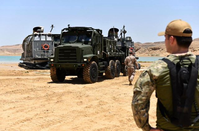 abd ve suudi arabistan askerlerinden ortak 4 14188560 o