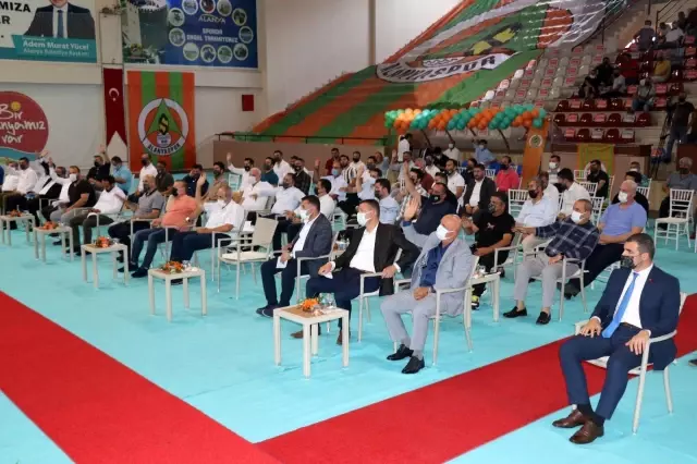 Alanyaspor'da Hasan Çavuşoğlu güven tazeledi Alanyaspor'da Hasan Çavuşoğlu güven tazeledi