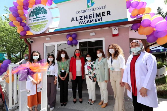 alzheimer yasam evi umut kapilarini acti 4 14190165 o