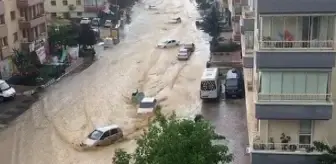 Son Dakika: Başkent yağmura teslim! Caddeleri sel bastı, araçlar sürüklendi