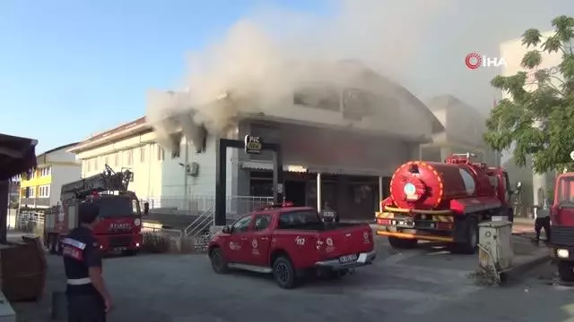 Antalya'da zincir markette yangın paniği