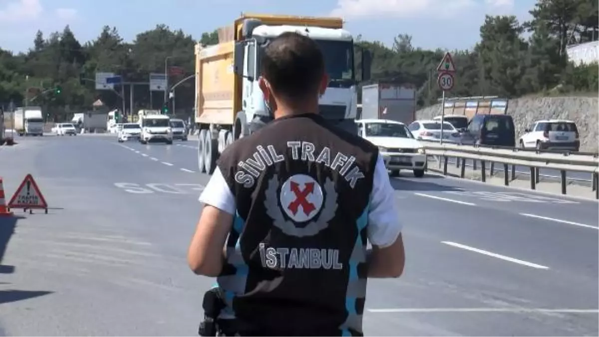 ARNAVUTKÖY'DE HAFRİYAT KAMYONLARI DENETLENDİ