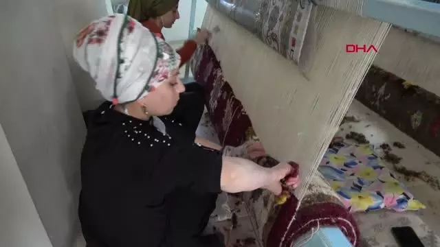 BİTLİS HİZANLI KADINLAR, HALI VE KİLİM DOKUMACILIĞINI ÖĞRENİYOR