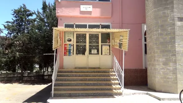 Cami imamı, kendisinden yardım isteyen şahsın bıçaklı saldırısına uğradı