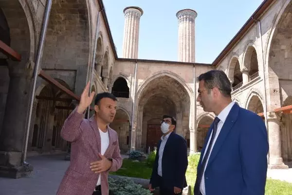 ERZURUM ÇİFTE MİNARELİ MEDRESE İÇİN TOPLANAN 2 BİN ESER RESTORE EDİLİYOR ERZURUM ÇİFTE MİNARELİ MEDRESE İÇİN TOPLANAN 2 BİN ESER RESTORE EDİLİYOR