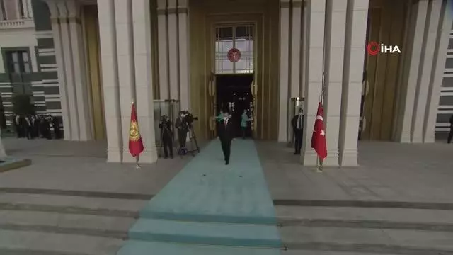Son dakika haber... Cumhurbaşkanı Erdoğan, Kırgız Cumhuriyeti Cumhurbaşkanı Caparov'u resmi törenle karşıladı Son dakika haber... Cumhurbaşkanı Erdoğan, Kırgız Cumhuriyeti Cumhurbaşkanı Caparov'u resmi törenle karşıladı