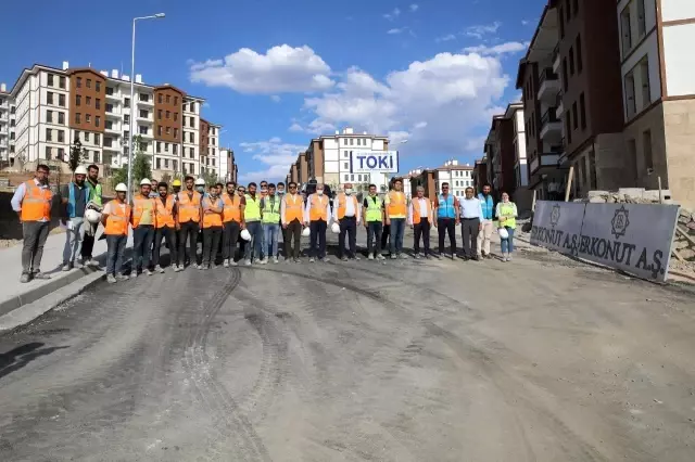 Deprem konutlarında 2 ve 3.etap kura çekimi Temmuz'da